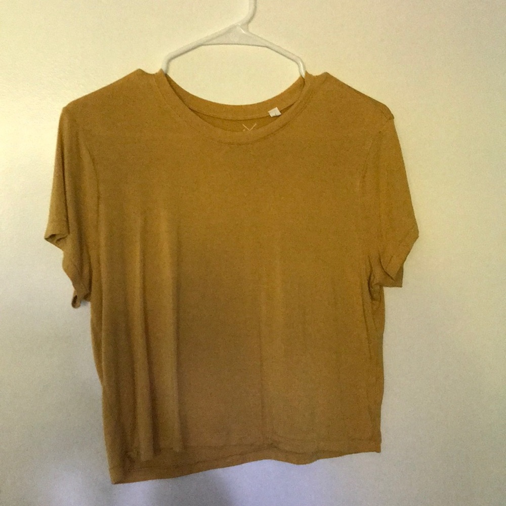 Cropped mustard tee
